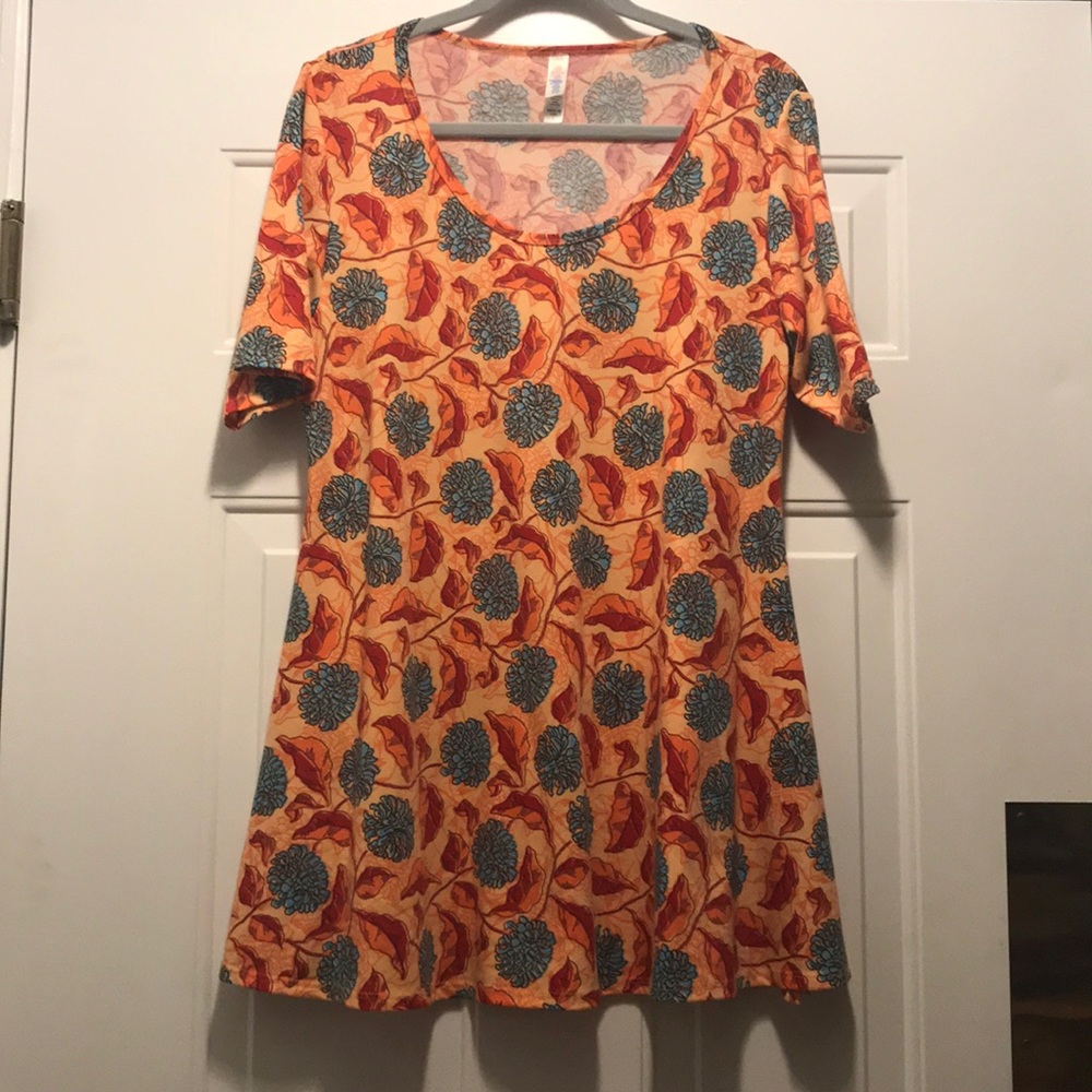 Lularoe Perfect tee, floral, large, EUC